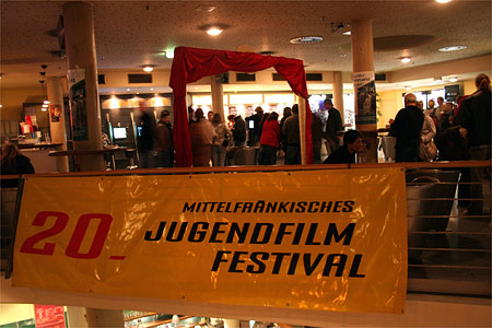 JuFiFe20: Foyer